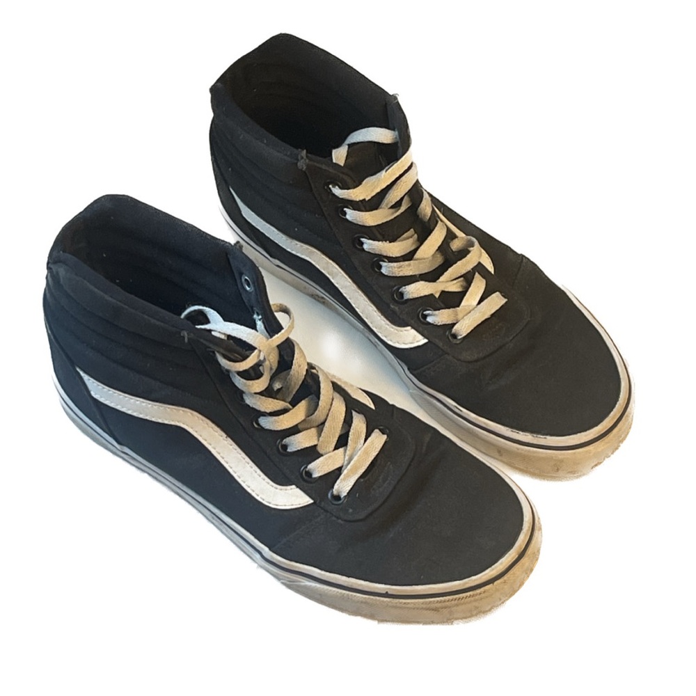 Vans Black and White High Tops Skater Shoe Size 10